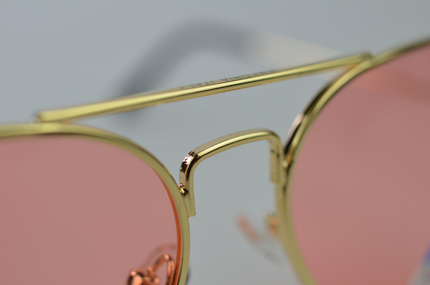 Emporia Italy - Ochelari de Soare polarizați cu filtru UV, seria Aviator "CANDY", cu husă și lavetă de curățare, lentile roz, ramă aurie.