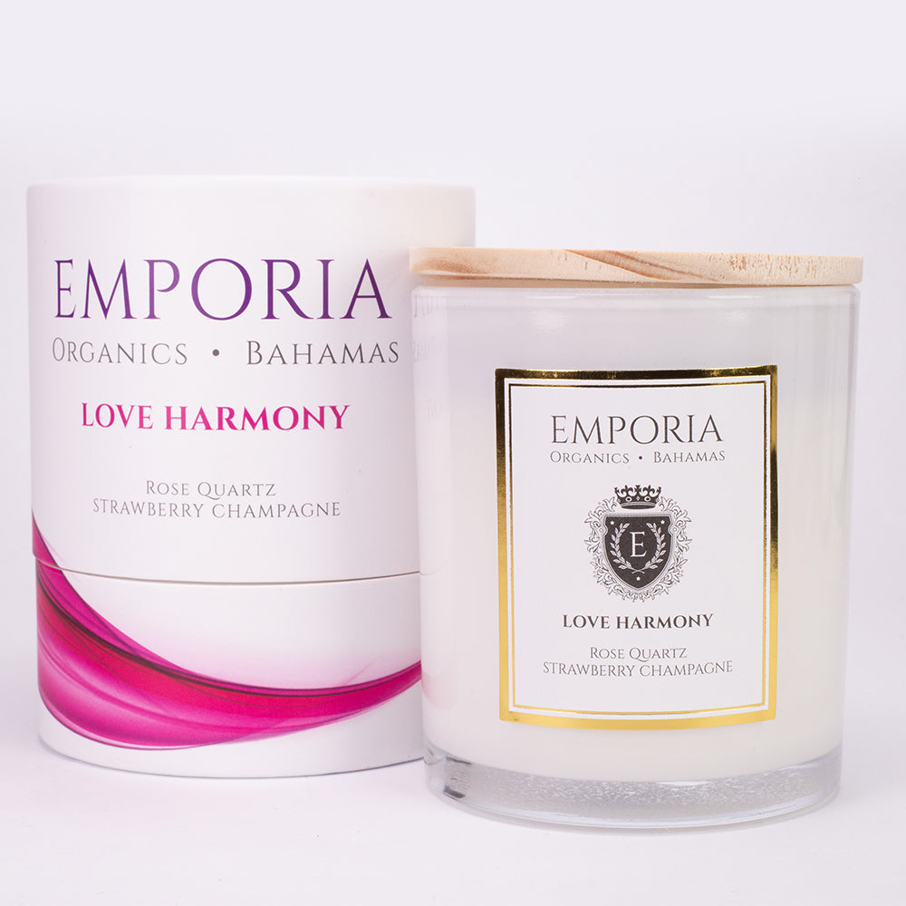 Lumânare de Sticlă Emporia Organics: Bahamas - DRAGOSTE & ARMONIE, cu cuarț roz, aromă de căpșuni și șampanie, 100% ceară de soia, 230 g